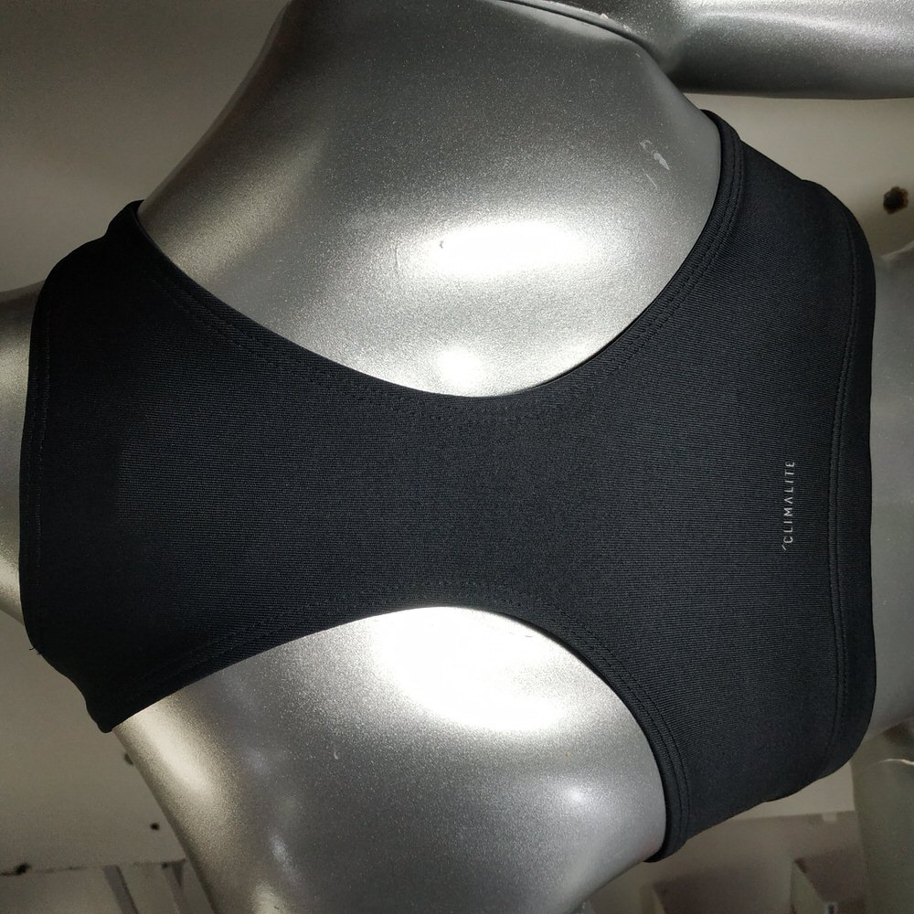 TOP ESS CLIMA WMNS NEGRO/18